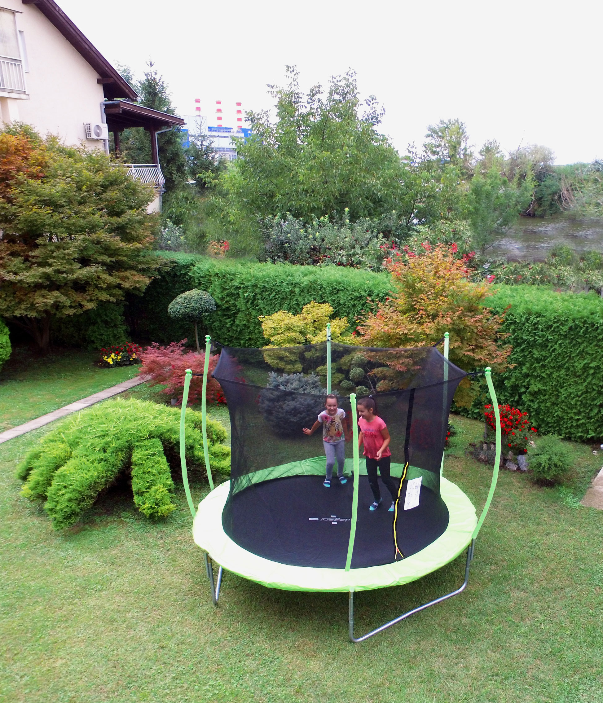 Trampolin sa zaštitnom mrežom Jumpy Space 366 cm