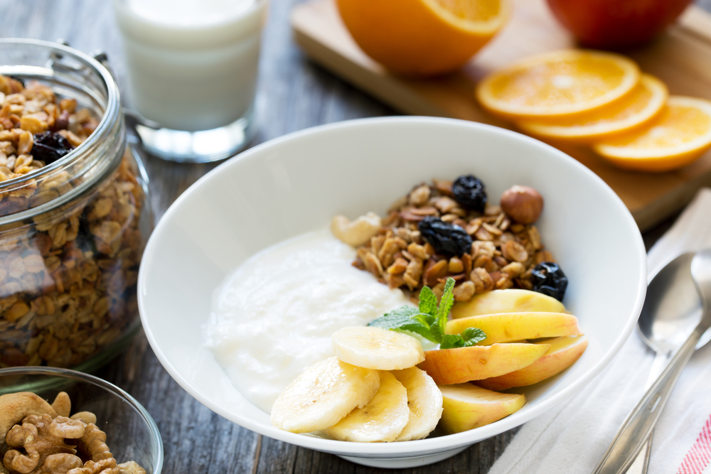 Doručak - jogurt i granola
