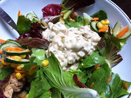 Pileća salata s dressingom 1000 otoka