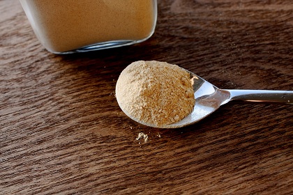 Maca u prahu