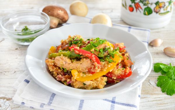 salata kvinoja