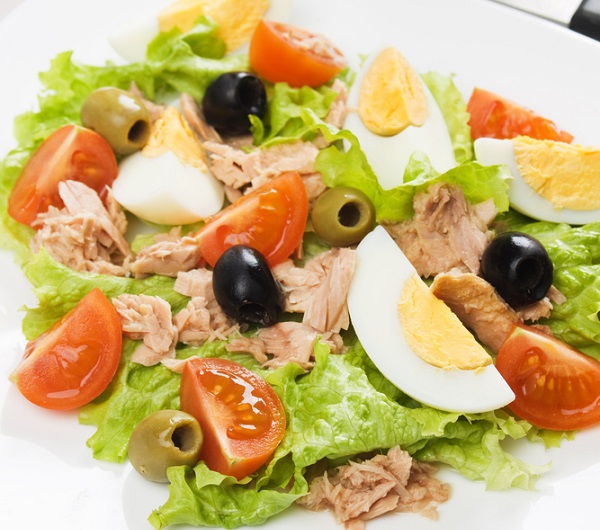 Hladna salata s tunom